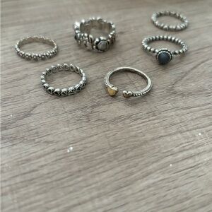 Set of Pandora rings.